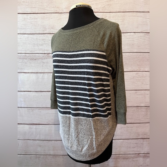 Maurices Three-Quarter Sleeve Sweater Small , Office Top, Business Casual - Picture 1 of 4
